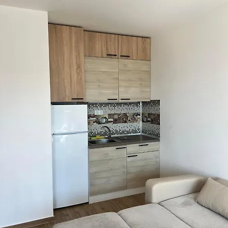 公寓 Modern Comfort With Terrace