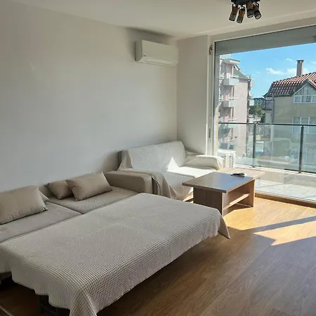 Lägenhet Modern Comfort With Terrace *