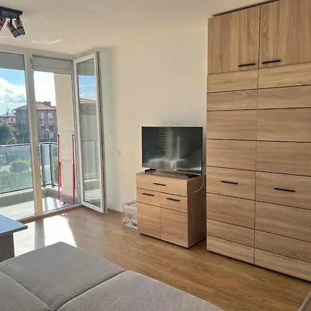 Modern Comfort With Terrace *